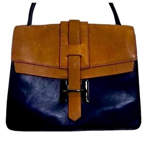 Navy and Brown Halston Heritage genuine leather purse in excellent condition.